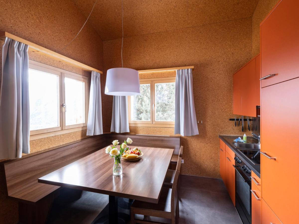 Holiday Home Komfort Aclas Maiensaess Resort-1 By Interhome Urmein エクステリア 写真